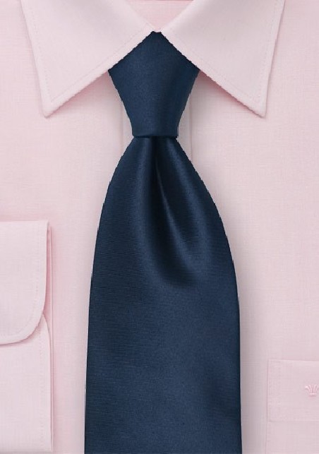 Solid color necktie in dark blue - Handmade silk tie in deep sapphire blue