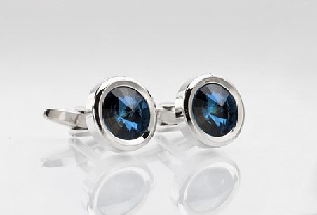 Cufflinks in Blue Diamond Look