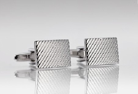 Rectangular Links with Diagonal Grooves