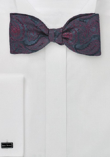 Regal Paisley Bow Tie in Navy