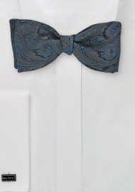 Scalloped Paisley in Bold Tan