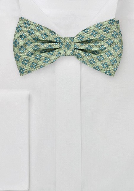 Luxurious Link Pattern on Pure Silk Designer Bowtie