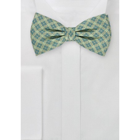 Luxurious Link Pattern on Pure Silk Designer Bowtie