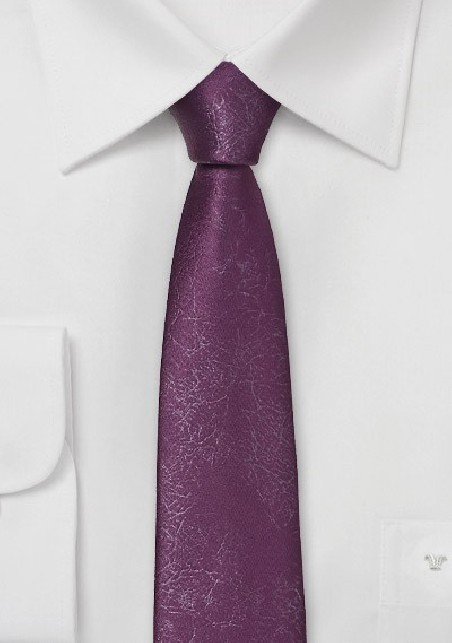 Skinny Plum Necktie in Distressed Leather Look