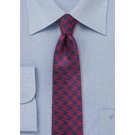 Skinny Houndstooth Check Tie in Red and Navy