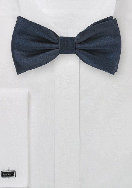 Solid Pre-Tied Bow Tie in Midnight Blue