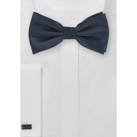 Solid Pre-Tied Bow Tie in Midnight Blue