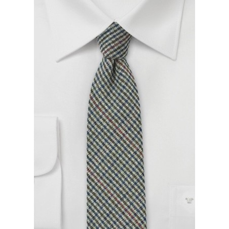 Gray Tweed Tie with Houndstooth Check Pattern