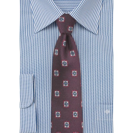 Medallion Skinny Tie in Wine Red