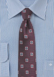 Medallion Skinny Tie in Wine Red