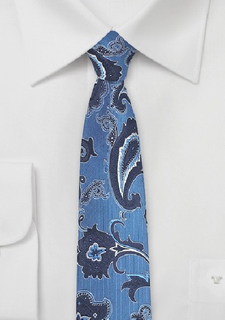 Trendy Paisley Tie in Blue and Navy