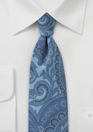 Paisley Silk Tie in Blue Jeans Look
