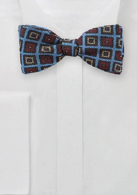 Trendy Medallion Bow Tie in Blue