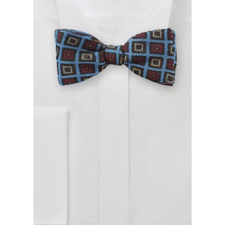Trendy Medallion Bow Tie in Blue
