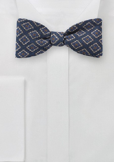 Diamond Medallion Bow Tie in Wool