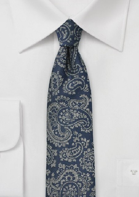 Trendy Paisley Skinny Tie in Dark Navy