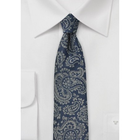 Trendy Paisley Skinny Tie in Dark Navy