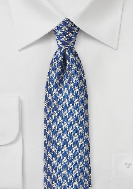 Modern Houndstooth Checks in Bllue