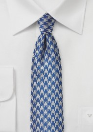 Modern Houndstooth Checks in Bllue