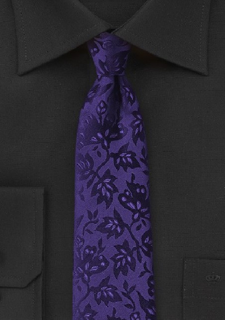 Trendy Floral Tie in Violet