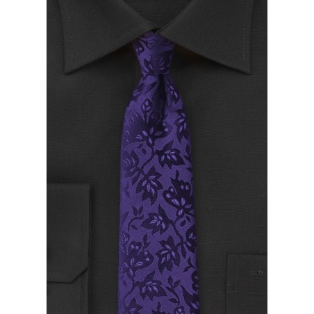 Trendy Floral Tie in Violet