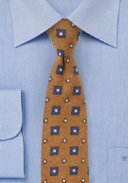 Medallion Print Tie in Tapenade Green
