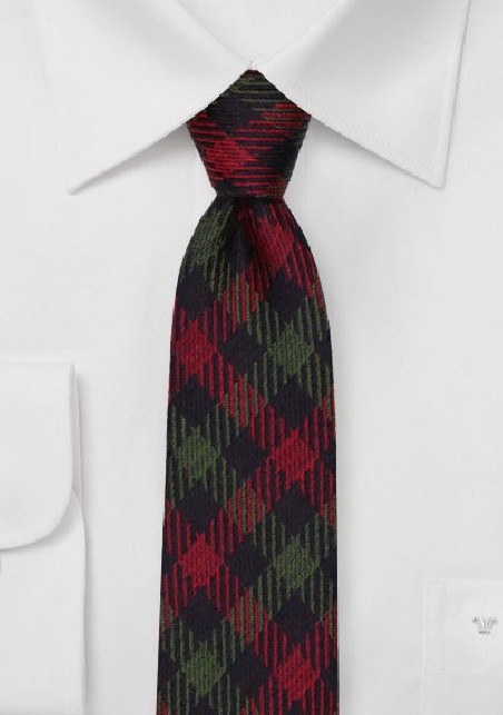 Winter Wool Plaid Tie in Dark Green and Red