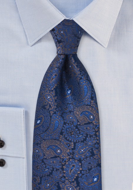 Paisley Tie in Tonal Blues