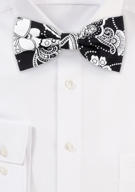 Bandana Flora Paisley Bow Tie in Black and White