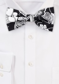 Bandana Flora Paisley Bow Tie in Black and White