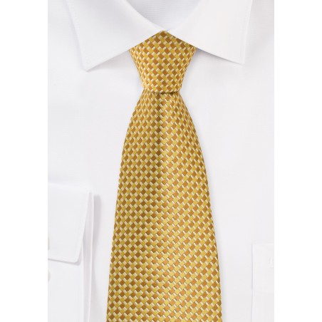 Geometric Tie in Golds