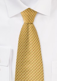 Geometric Tie in Golds