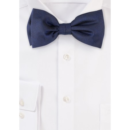 Wood Grain Weave Bowtie in Dark Navy