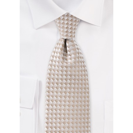Monochromatic Tie in Champagnes