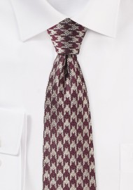 Slim Cut Houndstooth Tie in Burgundy