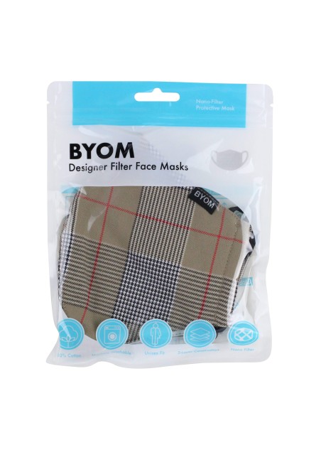Signature Plaid Mask for Fall in Mask Bag