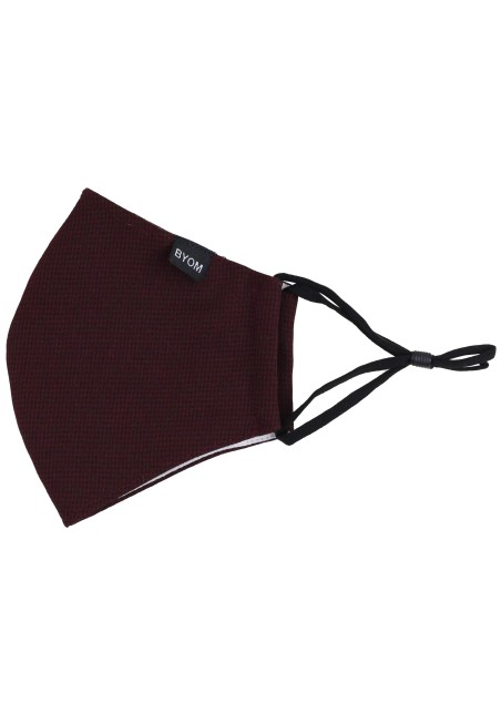 Winter Houndstooth Check Mask in Red and Black Flat