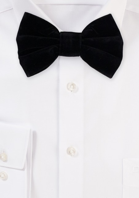 Large Butterfly Velvet Bow Tie in Black
