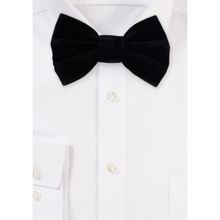 Large Butterfly Velvet Bow Tie in Black