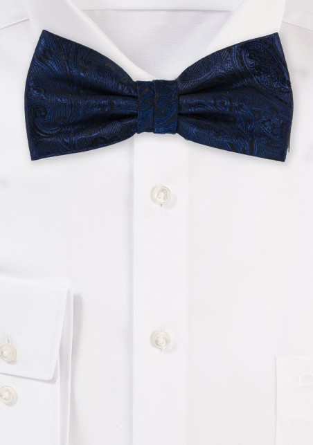 Mens Bowtie in Midnight Navy