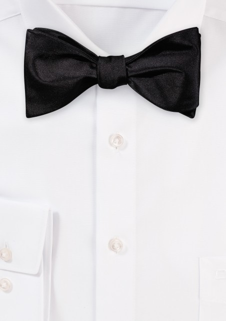 Self Tied Bow Tie in Jet Black