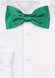 Solid Satin Bow Tie in Emerald Green