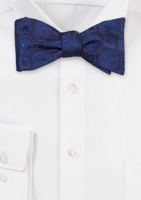 Medallion Designer Bowtie in Navy