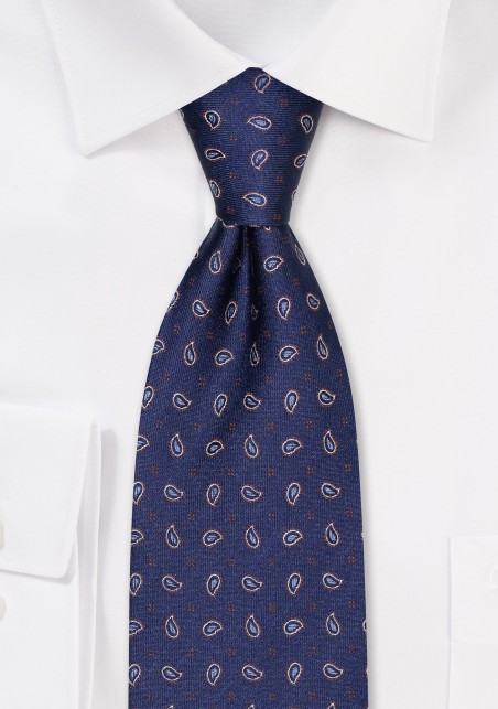 Elegant Paisley Silk Tie in Classic Blue