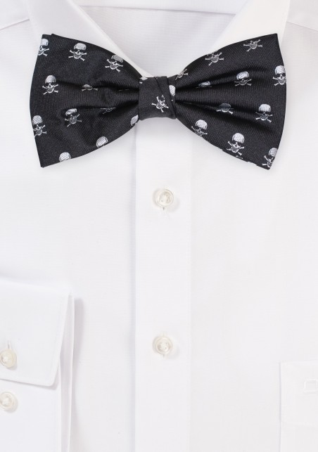Skull and Crossbone Bowtie in Black