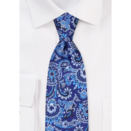 Intricate Paisley Print Tie in Shades of Blue