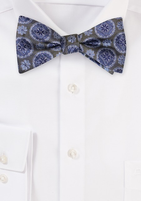 Medallion Bowtie Set in Dark Green and Self-tie Style
