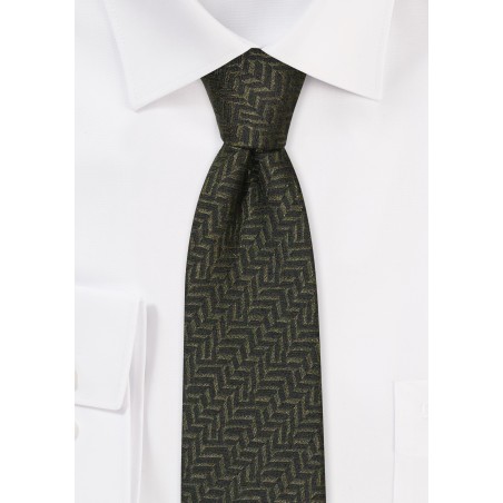 Men's Herringbone Necktie in Deep Olive