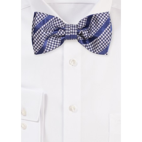 Houndstooth Checkered Bowtie with Stripes in Navy Blue and Gray