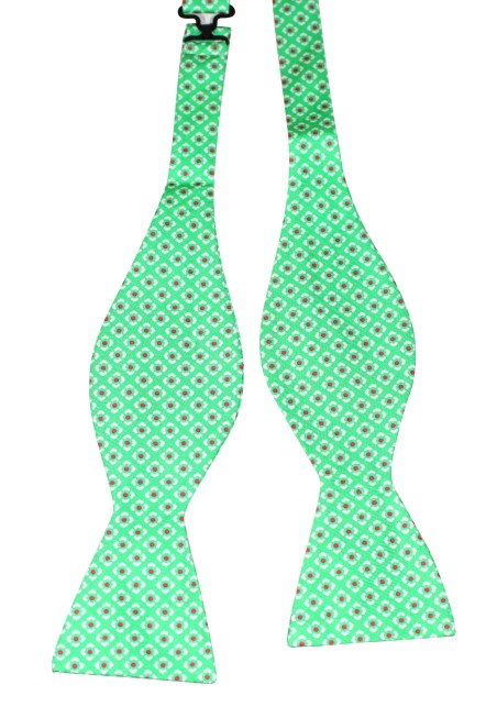 Graphic Print Silk Bowtie in Kelly Green